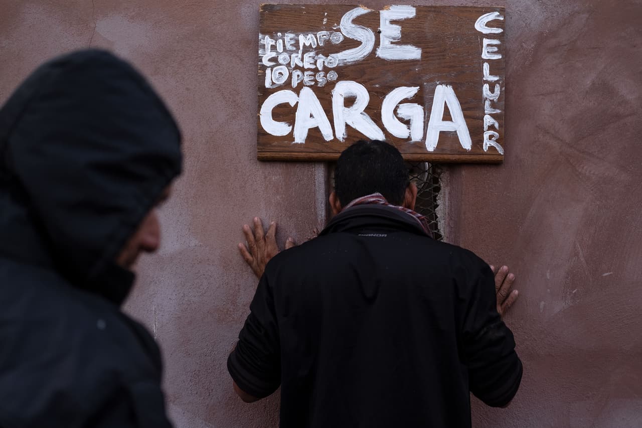 ACLU demanda al gobierno por comprar datos para ubicar celulares y usarlos para arrestar indocumentados