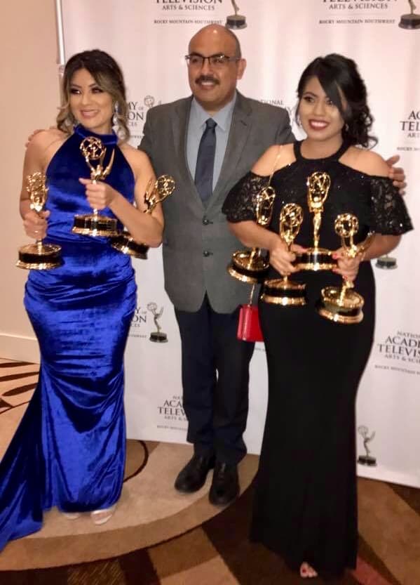 Liliana Soto y Liliana Salgado con el director de noticias, Juan Villa.