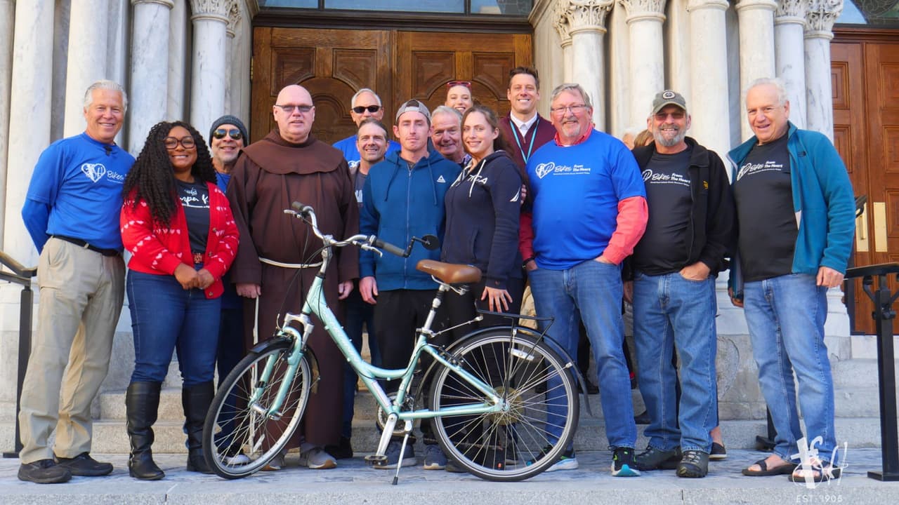 Iglesia de Tampa regala bicicletas usadas en ayuda para quienes más lo necesitan