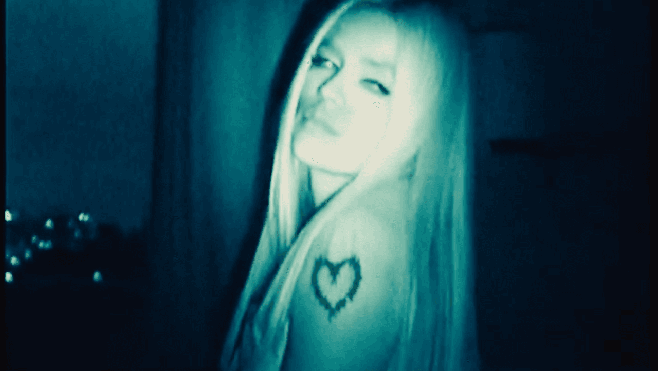 “Nunca ha existido un Tour donde le canten al Amor así de NastY. $triP LoVe ToUr USA 2022. A LA VENTA VIERNES 29 DE ABRIL” escribió la artista. Serán 30 fechas por Estados Unidos, empezando el 6 de septiembre en Chicago, y terminando el 29 de octubre en Vancouver, Canadá.