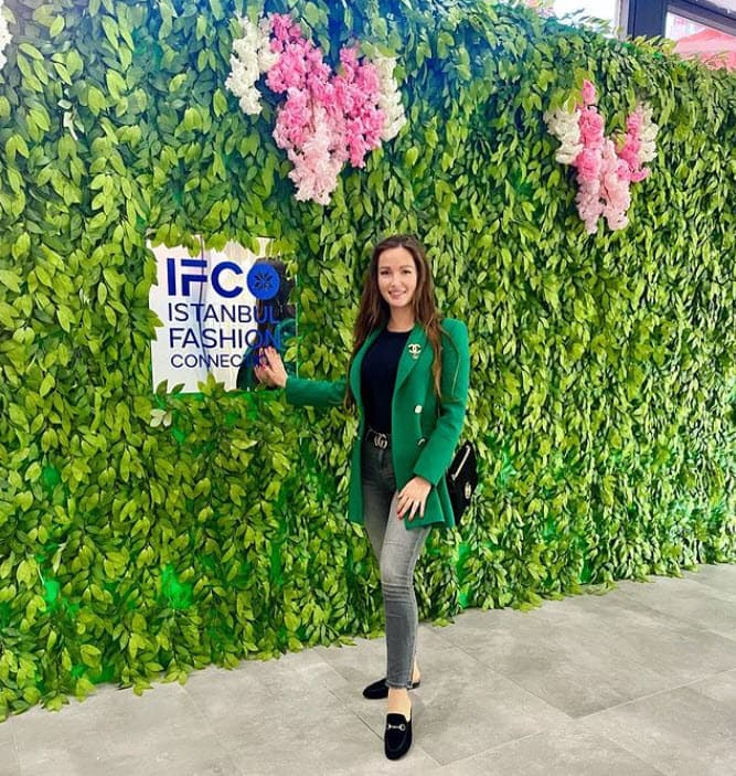 Lenna ganó Miss Ucrania cuando tenía 24 años y estudió Marketing en la Universidad Eslava de Kiev.
<br>