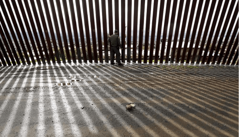 Revuelta republicana: 12 senadores se suman a los demócratas para anular la emergencia nacional, pero Trump vetará la medida