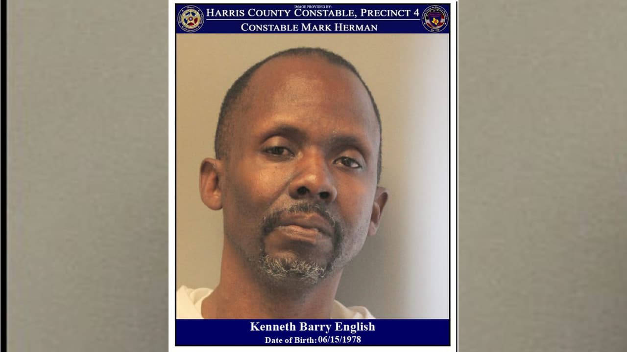 Kenneth Barry English, 42 años. Cargos: Conducir en estado de ebriedad. Multa: $100