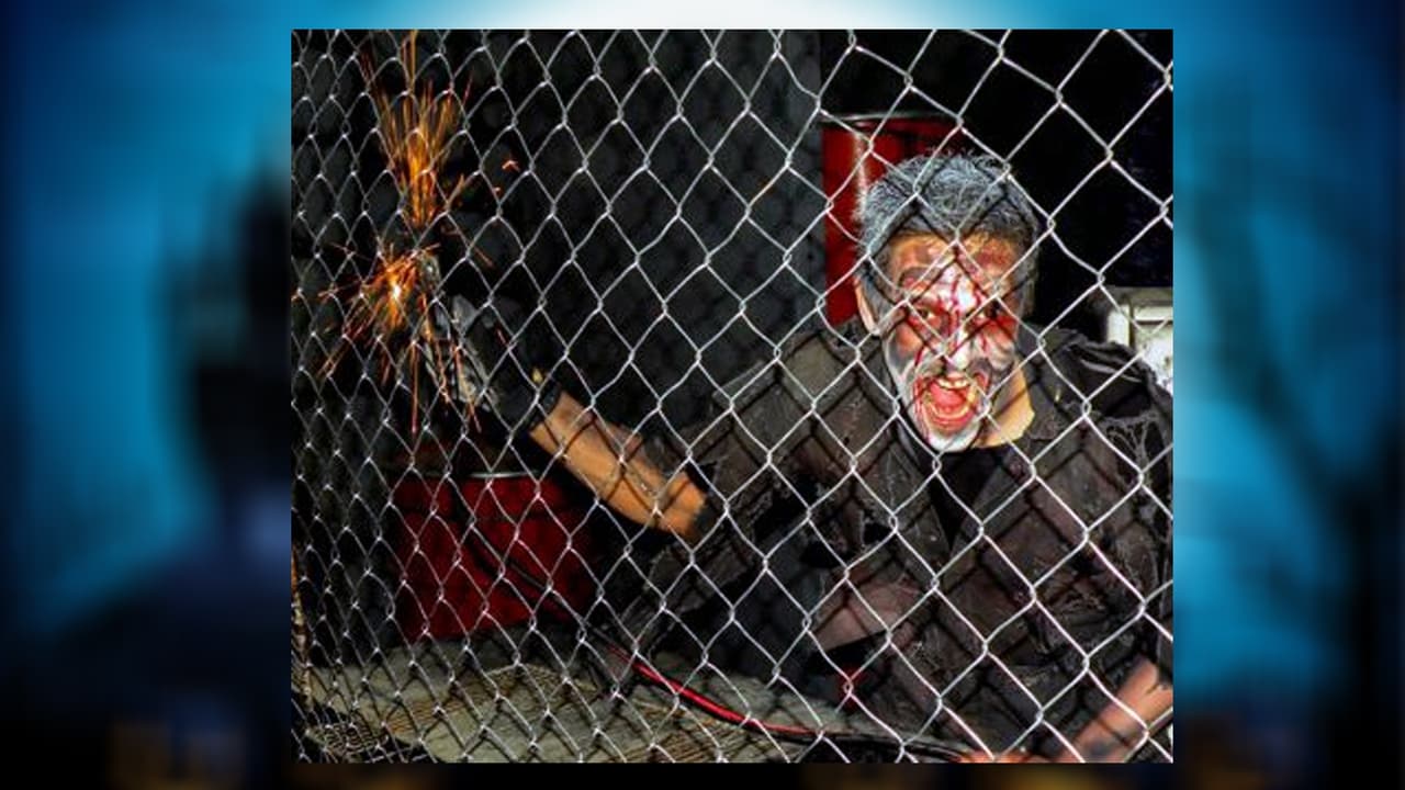 <b>Castle of Chaos</b>: Una serie de cuartos y salas de escape podrán tus nervios y habilidades al límite. Las entradas van desde los $25, y está abierto hasta el 5 de noviembre con algunas excepciones, por eso debes entrar por más información a
<a href="https://castleofchaos.com/" target="_blank">castleofchaos.com.</a>
<br>Dirección: 7980 S. State Street, Midvale.