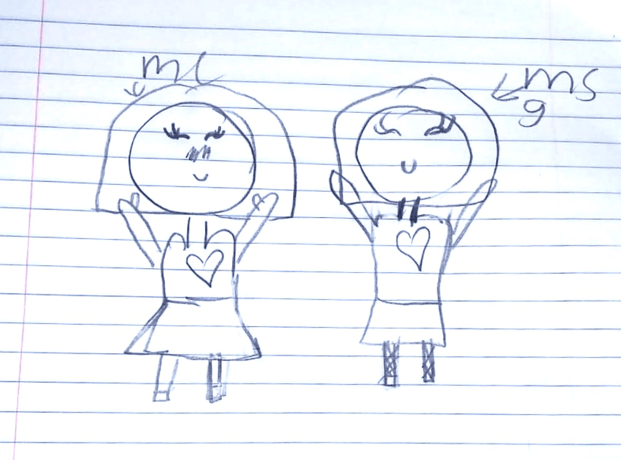 Yaretzi se dibujó a sí misma (izquierda) junto a su maestra Guerra, para esta publicación.