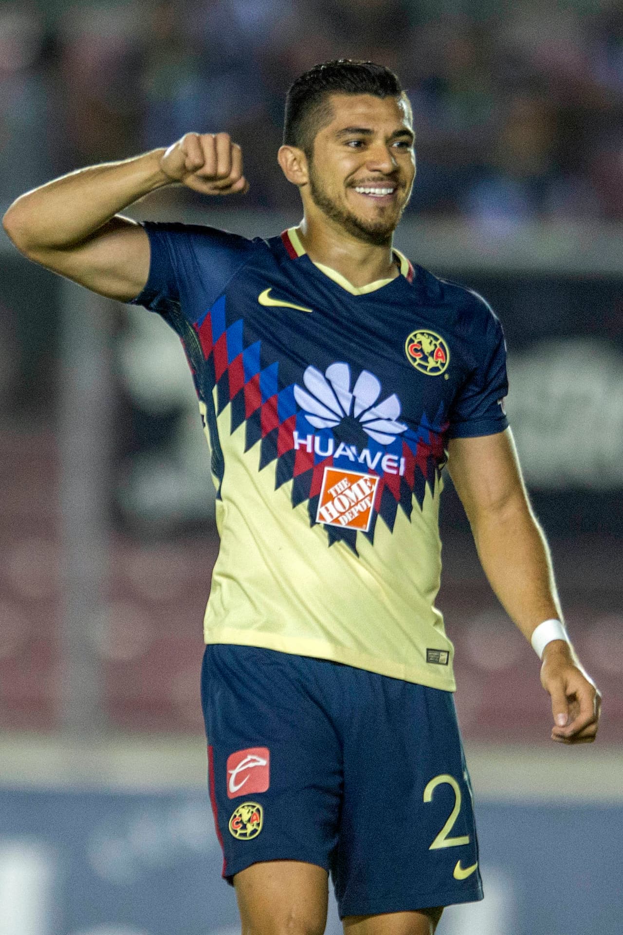 El delantero recibió en el área y de pierna izquierda, a un costado, le definió al portero local para poner el 1-0 parcial y 5-0 en el global.