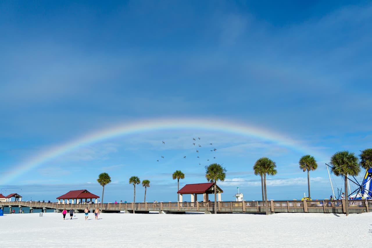 Algunos incluso han tenido el privilegio de admirar un arcoíris completo en la playa de Clearwater Beach.