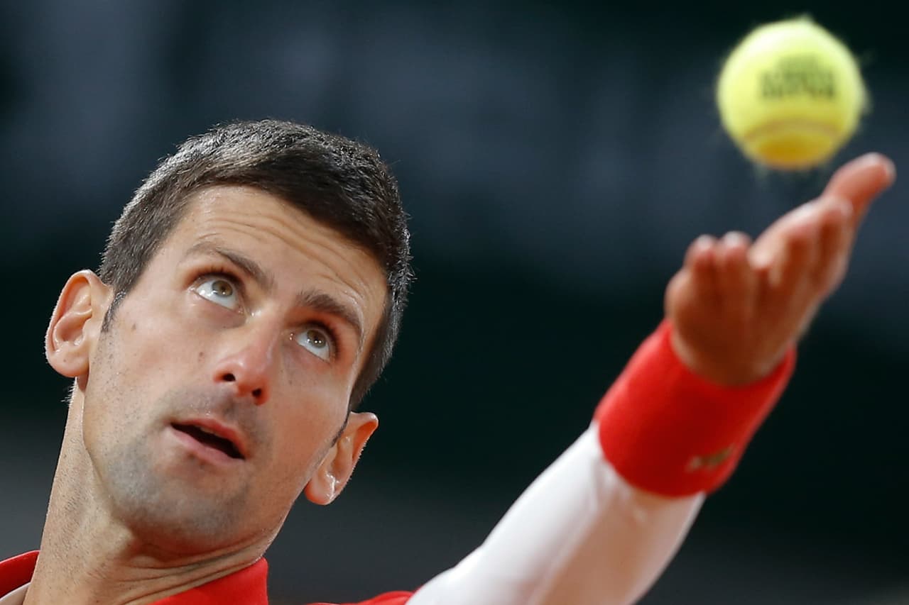 Rafael Nadal llega a su 13ª final en Roland Garros y derrota al serbio Novak Djokovic con parciales de 6-0, 6-2 y 7-5. El español levanta la copa número 13 de este certamen y suma 20 campeonatos de Grand Slam, ¡increíble!