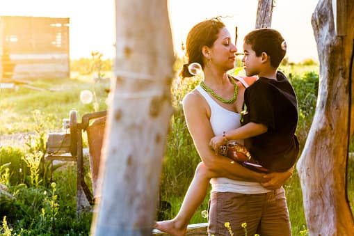 Para determinar dónde las mujeres reciben el tratamiento más igualitario en los Estados Unidos, WalletHub comparó los 50 estados en tres dimensiones clave: Ambiente del lugar de trabajo, Educación y salud y Empoderamiento político. Para todas las métricas, se comparó las diferencias entre mujeres y hombres.