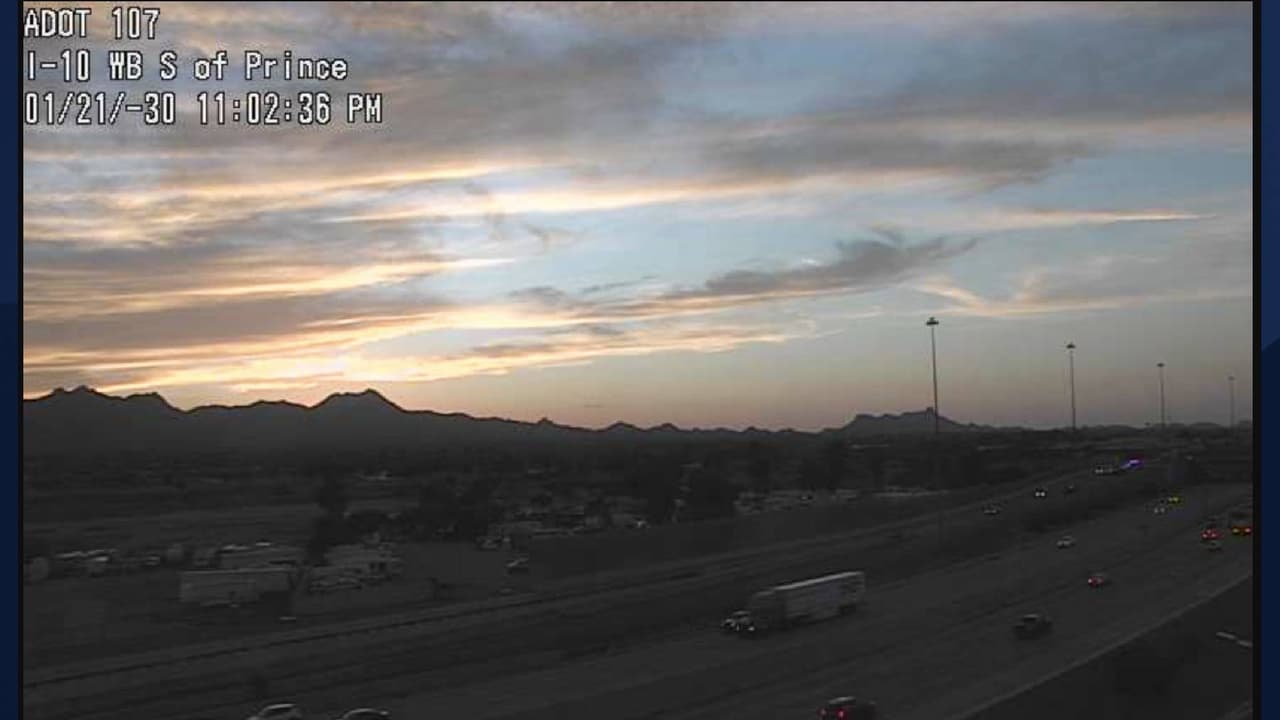 Así lucía el atardecer en Arizona desde el este del valle.
<br>