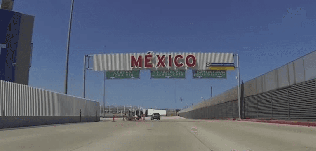 Desde marzo, el bombero angelino estaba de baja médica y desde entonces su familia asegura ha realizado viajes periódicos a Baja California, para supervisar un condominio que tiene en las playas de Rosarito y que alquila a través de la red Airbnb.