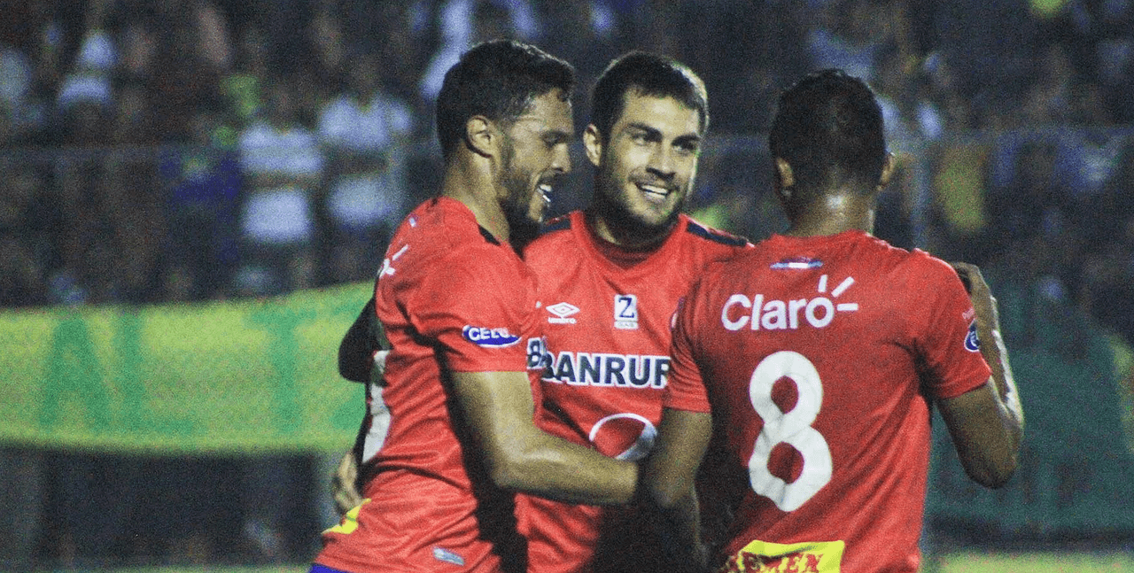 Luis Ángel Landín brilla con un triplete en Guatemala