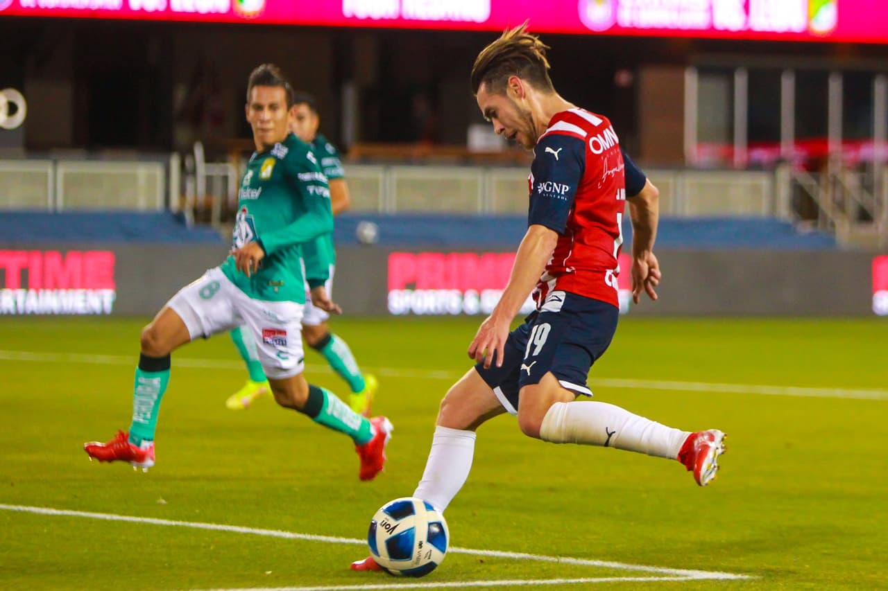 El ataque de las Chivas despertó y golearon al León en un duelo amistoso que dejó buenas sensaciones para el regreso a la Liga MX.