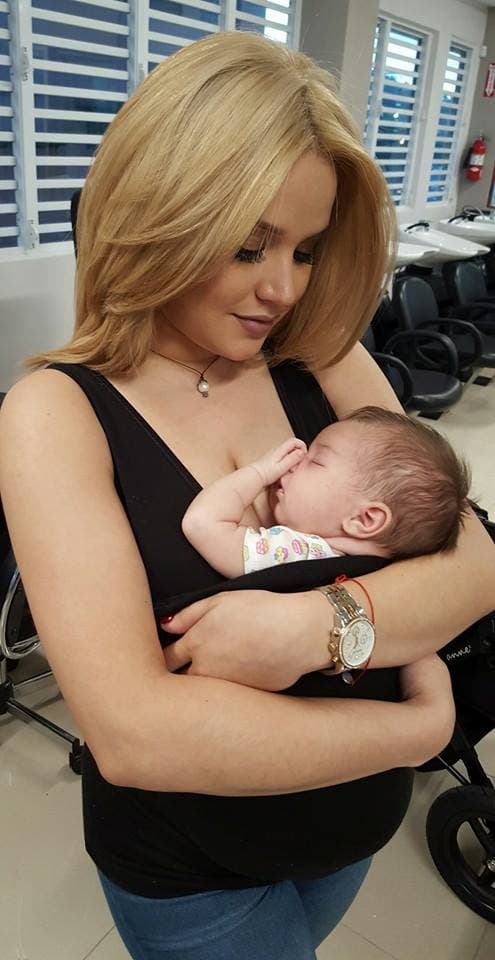 La niña es toda una belleza...¿será una belleza latina en el futuro?