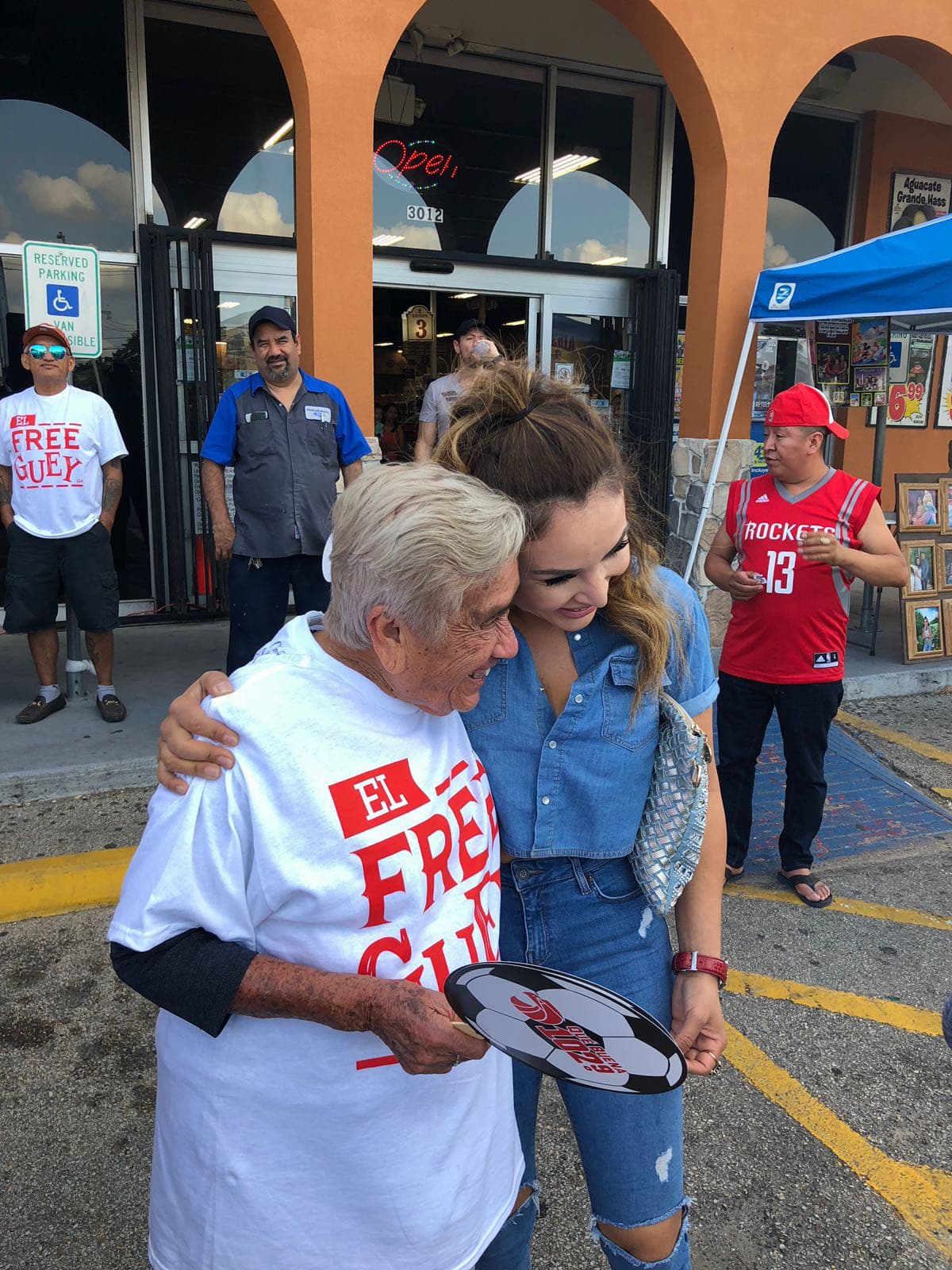 <b>La Bronca</b> jamás imaginó todo el cariño que la gente de Houston le tiene.