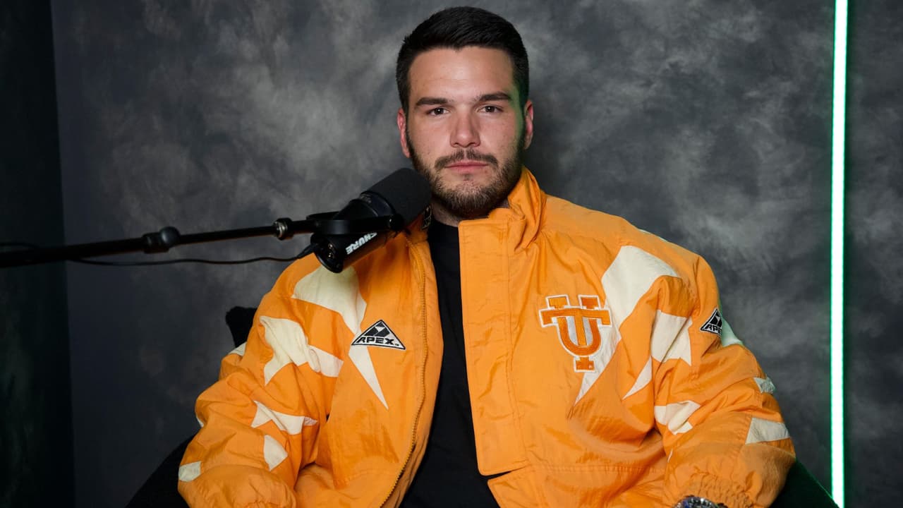 Tras enfrentar numerosos desafíos iniciales, Javier logró optimizar sus estrategias y alcanzar ventas significativas en Amazon.