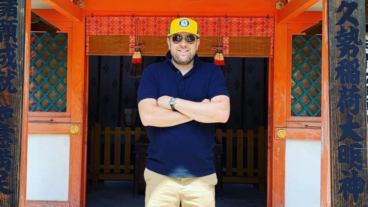 Cuando Luna se giró para alejarse, el hombre empujó a Luna hacia atrás, dijo el alcalde. Cuando Luna se giró, el hombre le dio un puñetazo en la boca, lo que hizo que Luna cayera al suelo y se golpeara en la nuca, dijo Butts, estimando que el encuentro duró menos de cinco segundos.
<br>