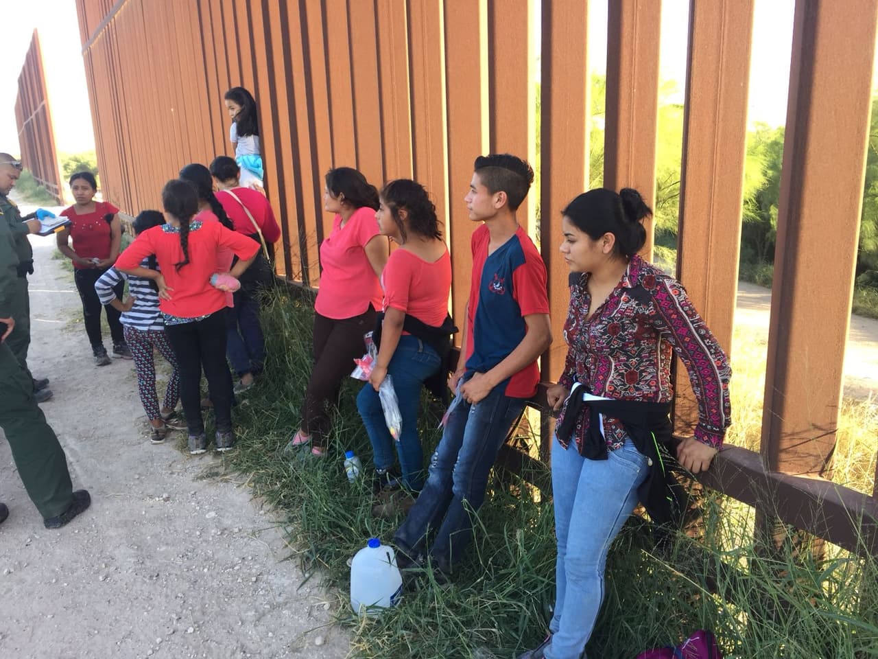 Congresista de Florida califica el parole humanitario como una “curita”