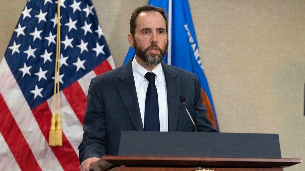 Fiscal especial pide al tribunal federal que prohíba a Trump divulgar la evidencia que recibieron sus abogados