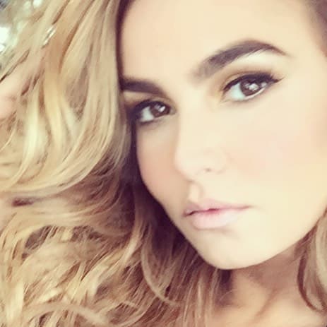 Sexy y divertida, Caro conquista en Instagram.