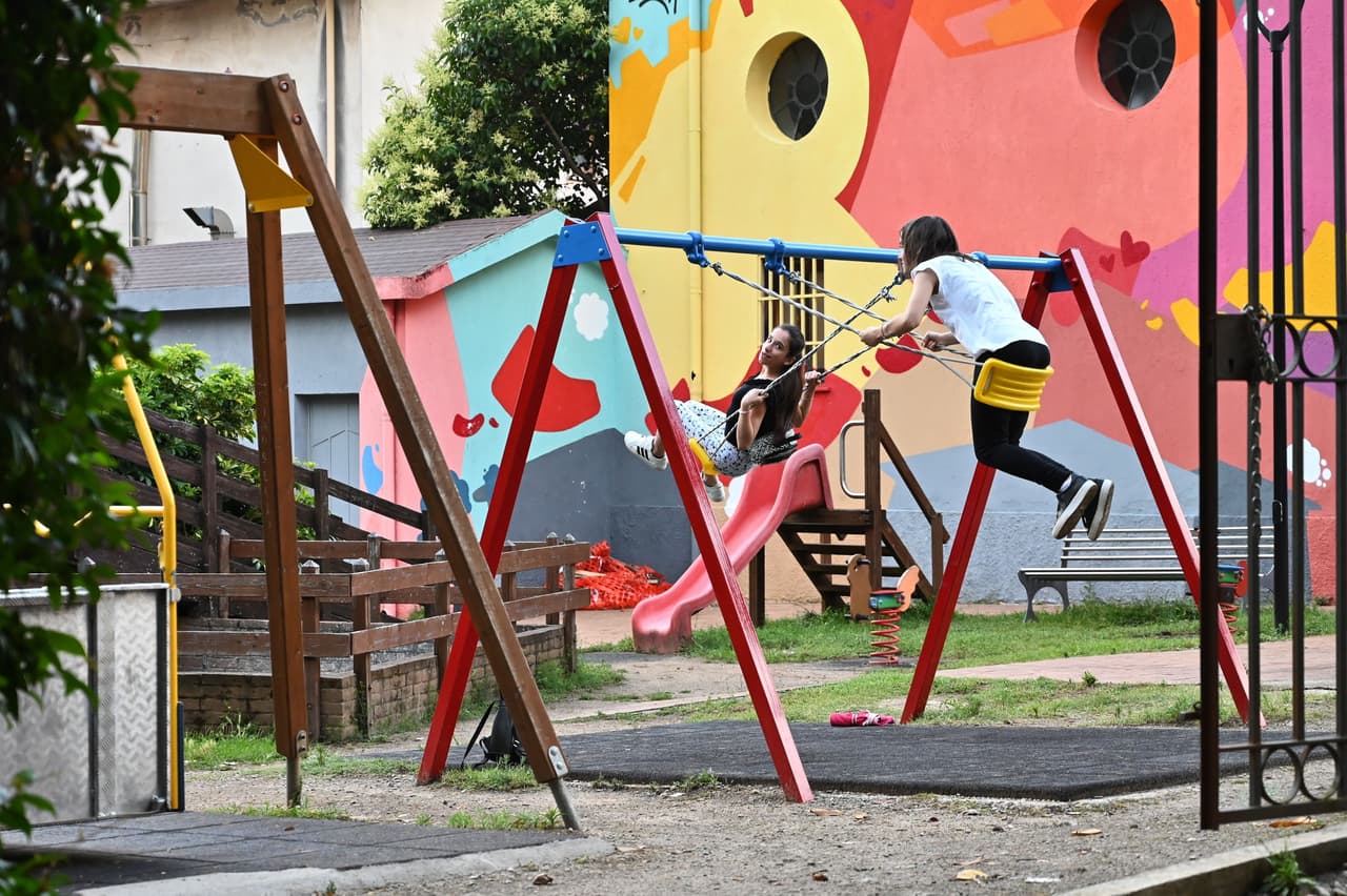Con las temperaturas que nos esperan, algunas superficies alcanzarán los 180 grados o más. “Eso es a solo unos grados de estar hirviendo”, dijo el doctor Foster, director del Centro de Quemaduras en el Hospital Valleywise quienes dieron a conocer información de un reporte que titularon, “
<i>calles de fuego</i>”.
<br>