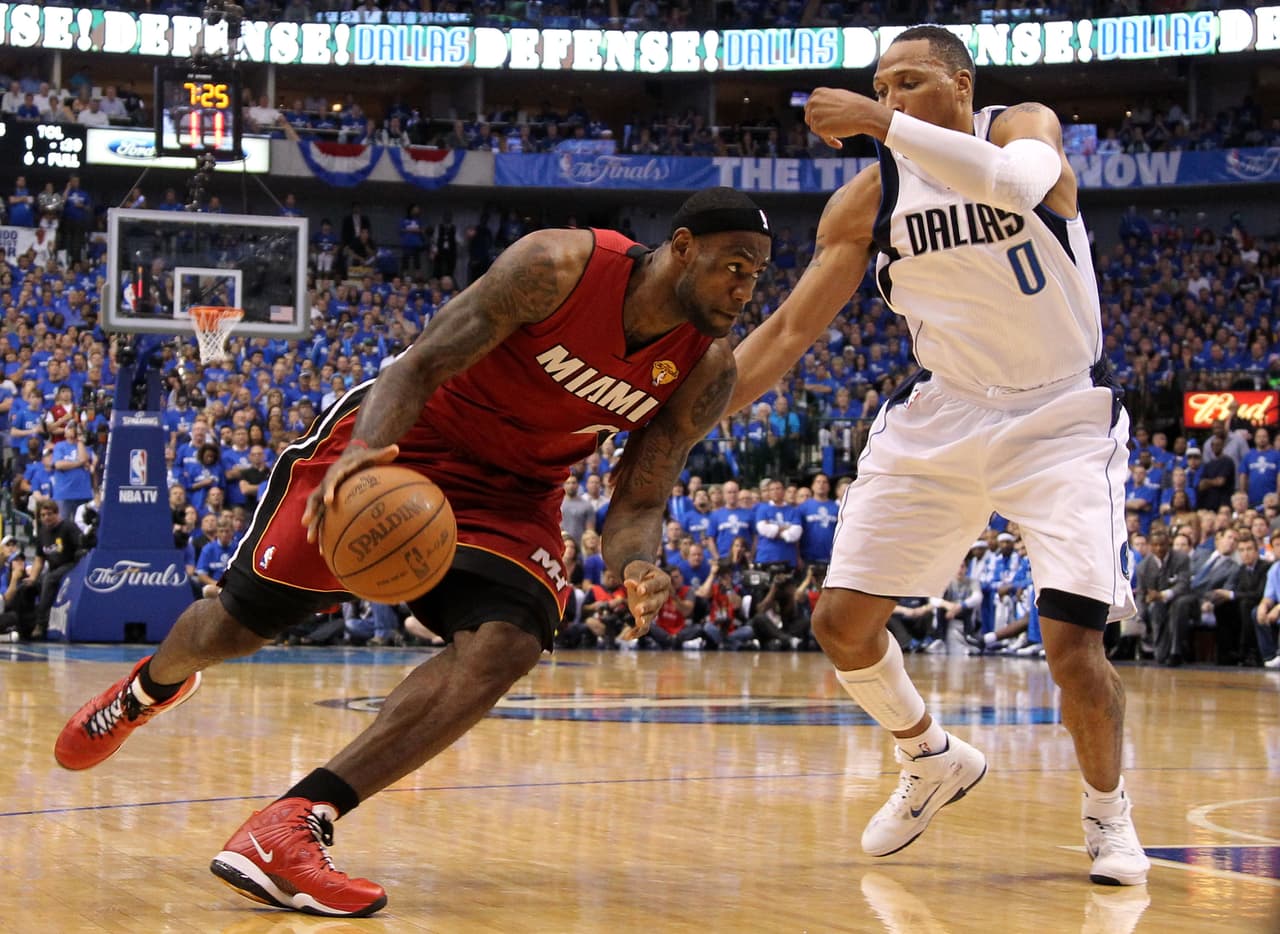 En su primera campaña con el Heat llegó a las Finales NBA, tal y como se esperaba. Sin embargo, los Dallas Mavericks ganaron aquella ocasión en seis juegos su primer título en la Liga.