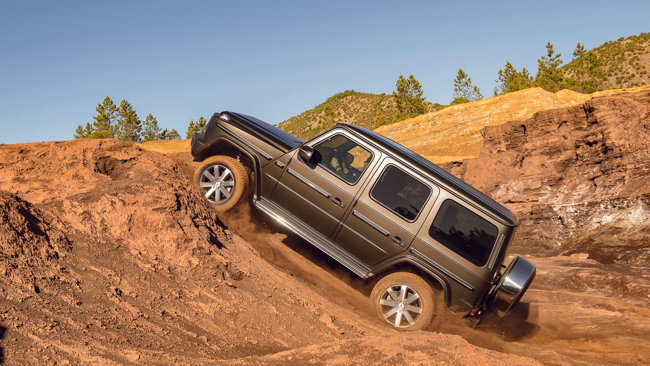 Mercedes-Benz nos asegura que ninguna de las
<b>legendarias capacidades todoterreno </b>de la Geländewagen fue sacrificada en el desarrollo de su segunda generación.