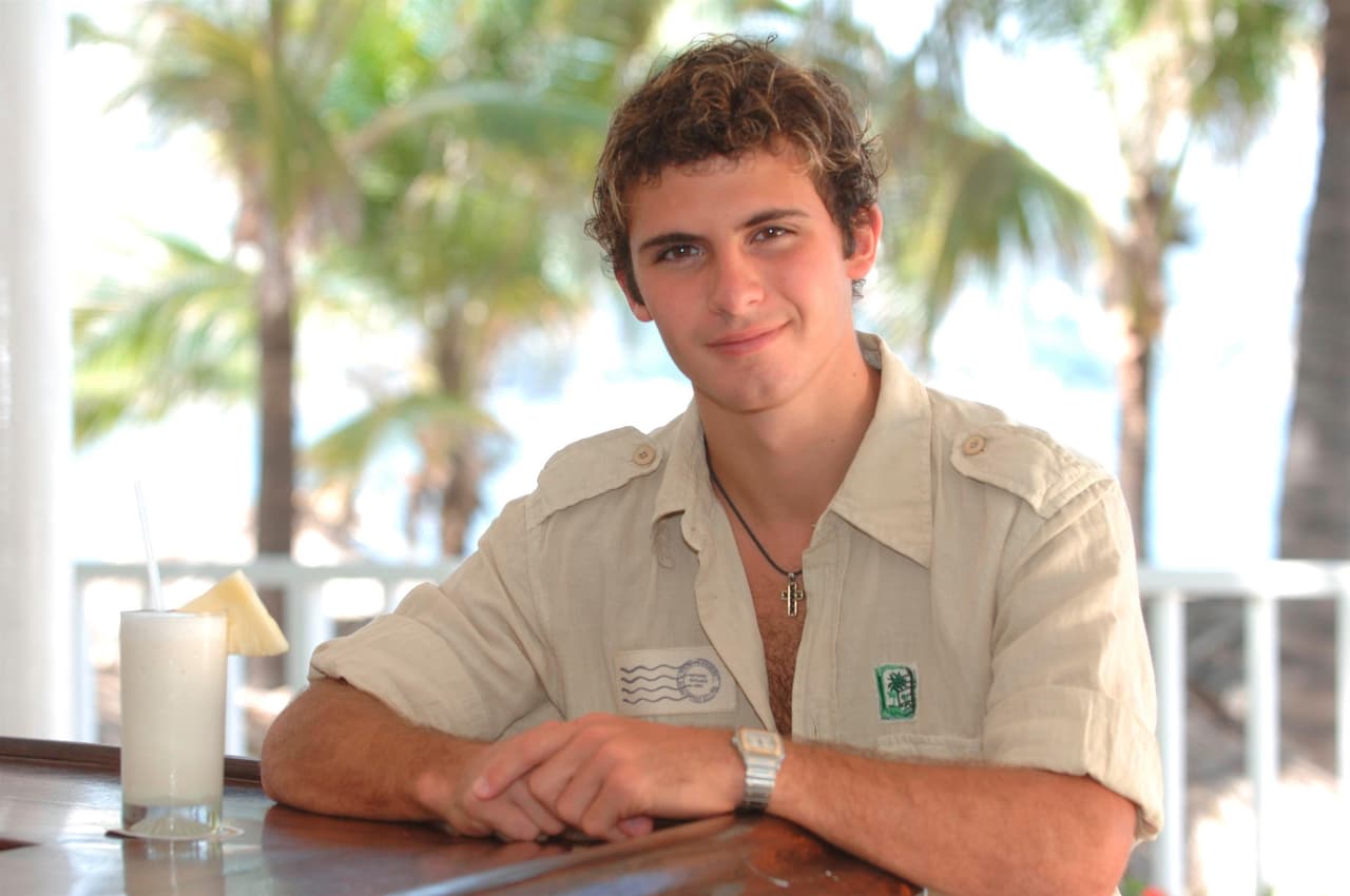 Esa fue la última ocasión que se le vio en la pantalla chica.
<b><a href="https://www.univision.com/famosos/imanol-landeta-la-historia-de-un-galan-de-telenovela-frustrado-fotos" target="_blank">Se retiró de la actuación</a></b> y los medios sin dar mayores explicaciones.
<br>