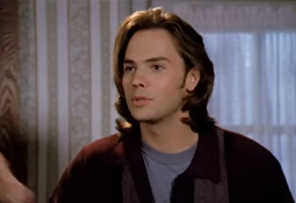 <b>Barry Watson</b>
<br>El mayor de los Camden era Matt, personaje que tuvo que abandonar la serie en la séptima temporada debido a que el actor que lo interpretaba, Barry Watson, fue diagnosticado con un linfoma de Hodgkin.
<br>