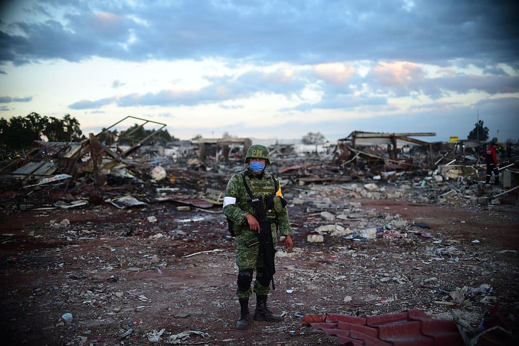 Elementos de la Policía Federal estuvieron presentes en el mercado de San Pablito