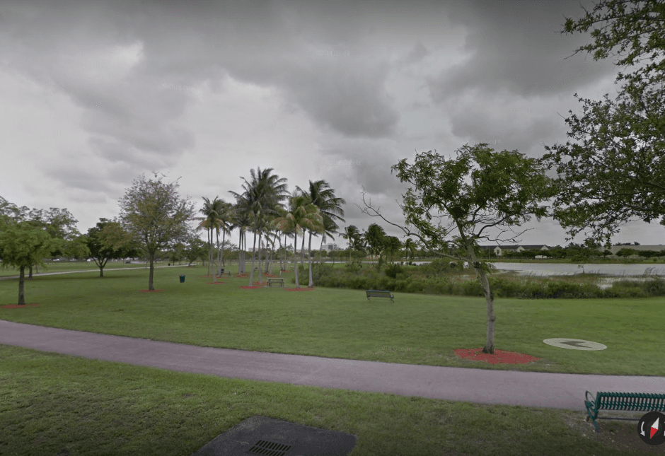 La ciudad de Doral preparó un evento en el Doral Central Park ubicado en el 3000 del noroeste y la avenida 87. Las personas pueden llevar todo lo necesario para realizar un picnic y compartir con la familia y vecinos. La celebración comienza a las 5:00 pm y aunque es gratis., el estacionamiento debe pagarlo. Sin embargo el trolley lo puede llevar sin costo.