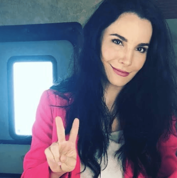 Por ello, finalmente decidió
<a href="https://www.univision.com/famosos/ana-de-la-reguera-fue-presionada-para-convertirse-en-madre-video">congelar sus óvulos</a>. “Creo que es importante que muchas mujeres hagan esto, para que te quites esa presión y para que cuando salgas a la vida a buscar a tu pareja, no estés buscando al papá de tus hijos, sino que estés buscando a tu pareja”.