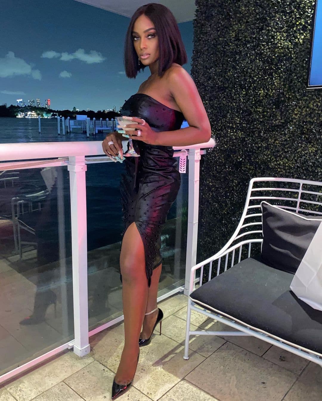 Amara La Negra participa en el negocio de las bienes raíces con mucho éxito, demostrando que es muy versatil.