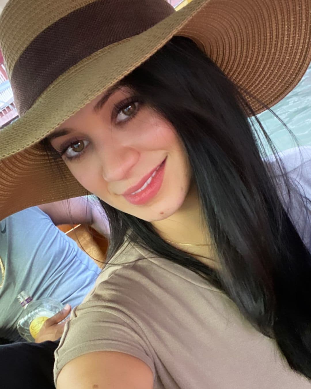 Después de un año de mucho trabajo, llegó el momento de ponerse el sombrero y salir de vacaciones.