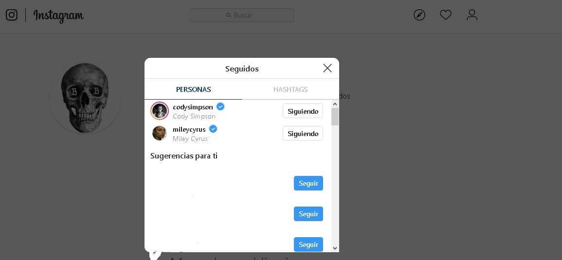 Se pudo constatar que,
<b><a href="https://www.instagram.com/banditbardot/" target="_blank">en uno de ellos</a></b>, la cuenta seguía solo a dos personas: a
<b><a href="https://www.instagram.com/codysimpson/" target="_blank">Cody Simpon</a></b>, de 22 años, y a
<b><a href="https://www.instagram.com/mileycyrus/" target="_blank">Miley Cyrus</a></b>, de 27.
<br>