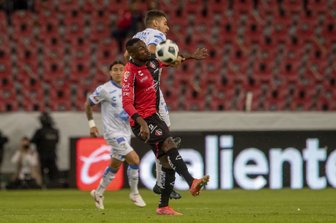 Julio Furch y Christopher Trejo son los encargados de anotar en la victoria 2-0 sobre Querétaro.