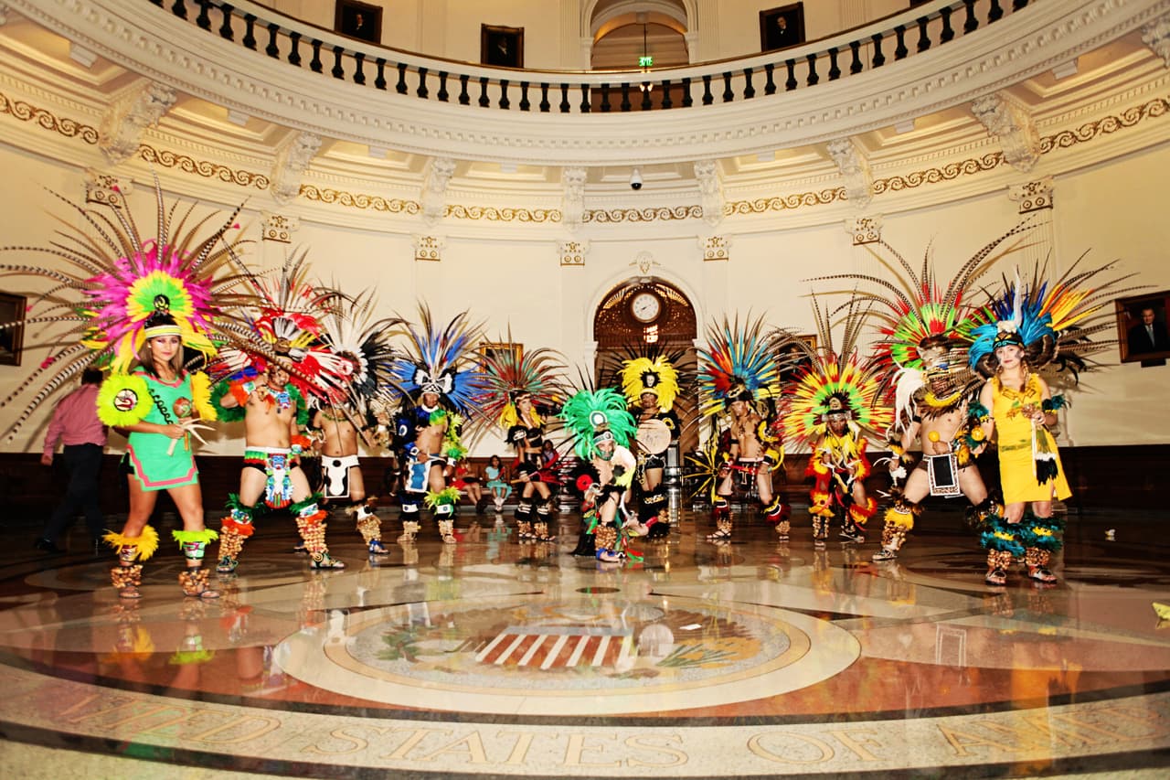 El equipo de Univision dio El Grito con mariachi y grandes espectáculos desde el Capitolio de Texas.