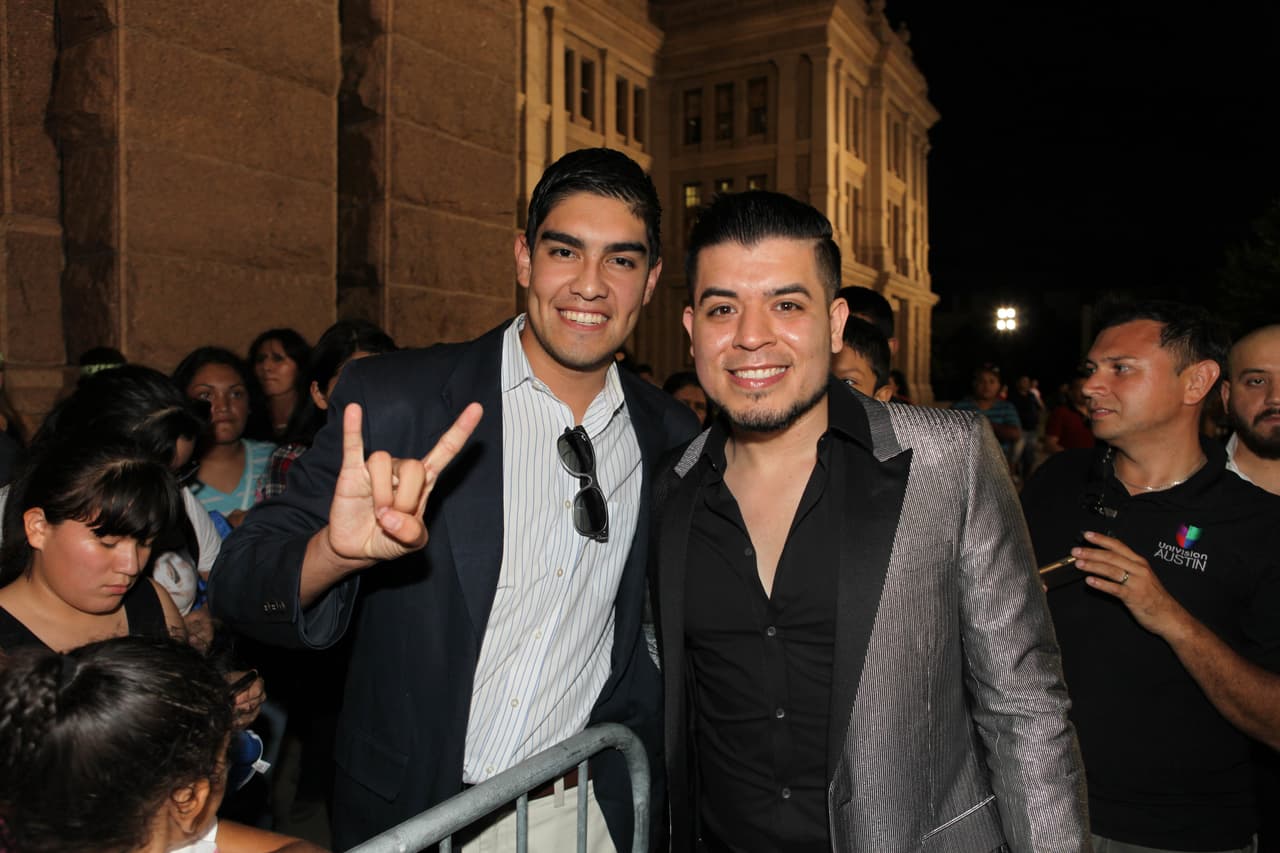 El equipo de Univision dio El Grito con mariachi y grandes espectáculos desde el Capitolio de Texas.