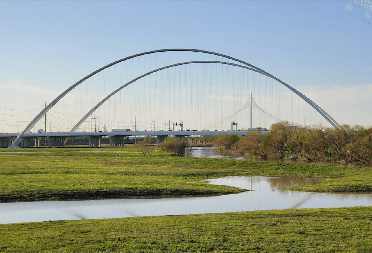 Reportan hallazgo de un cuerpo flotando en el río Trinity en Dallas