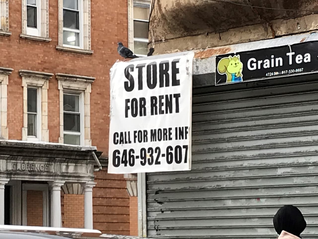 Miles de pequeños negocios en los cinco condados se han visto obligados a cerrar sus puertas por el cierre de la Ciudad de Nueva York al principio de la pandemia, la mala económia y que muchas personas ahora hacen compras por internet.
