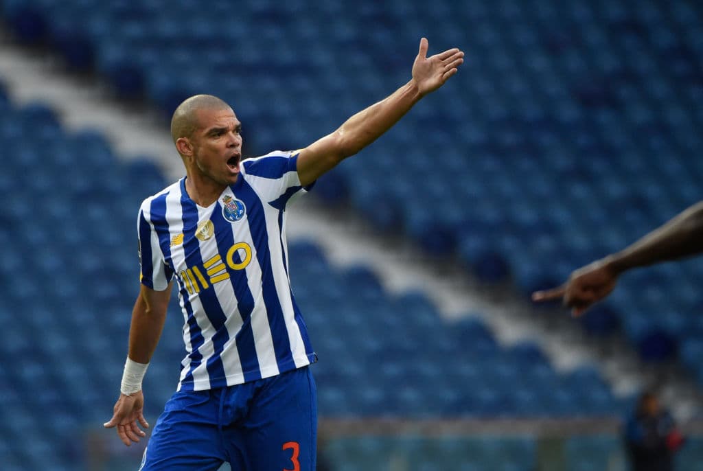 Rodrigo Pinho (24’) abrió el marcador para los visitantes y Pepe (42’) emparejó los cartones. Pinho (52’) volvió a marcar y Chipela Gomes (90+4’) selló el triunfo. Otavio (90+9’) hizo el 2-3. El siguiente compromiso del Porto será frente al Sporting de Lisboa.