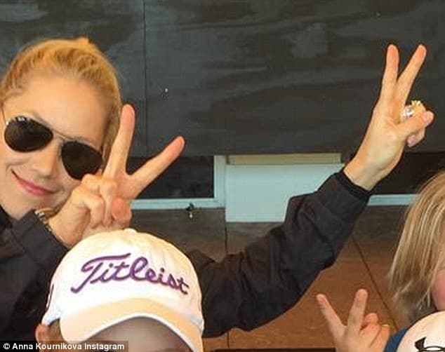 "Anna no ha necesitado esconderse, lleva una vida muy sencilla y muy casera", dijo Isabel Preysler, a la revista 'Hola!', a finales de diciembre.