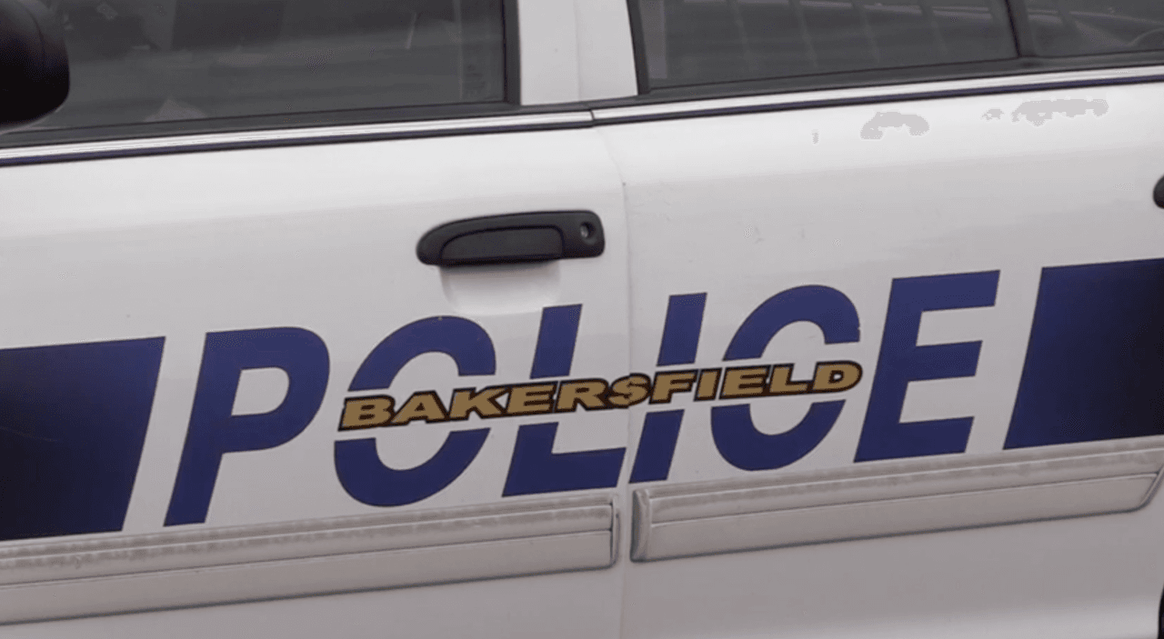 Autoridades de la Policía de Bakersfield adviertieron que
<b><a href="https://www.univision.com/local/fresno-kftv/estas-son-las-aplicaciones-en-las-que-depredadores-sexuales-estan-al-acecho-fotos">"hablar con extraños a través de redes sociales puede resultar muy peligroso". </a></b>