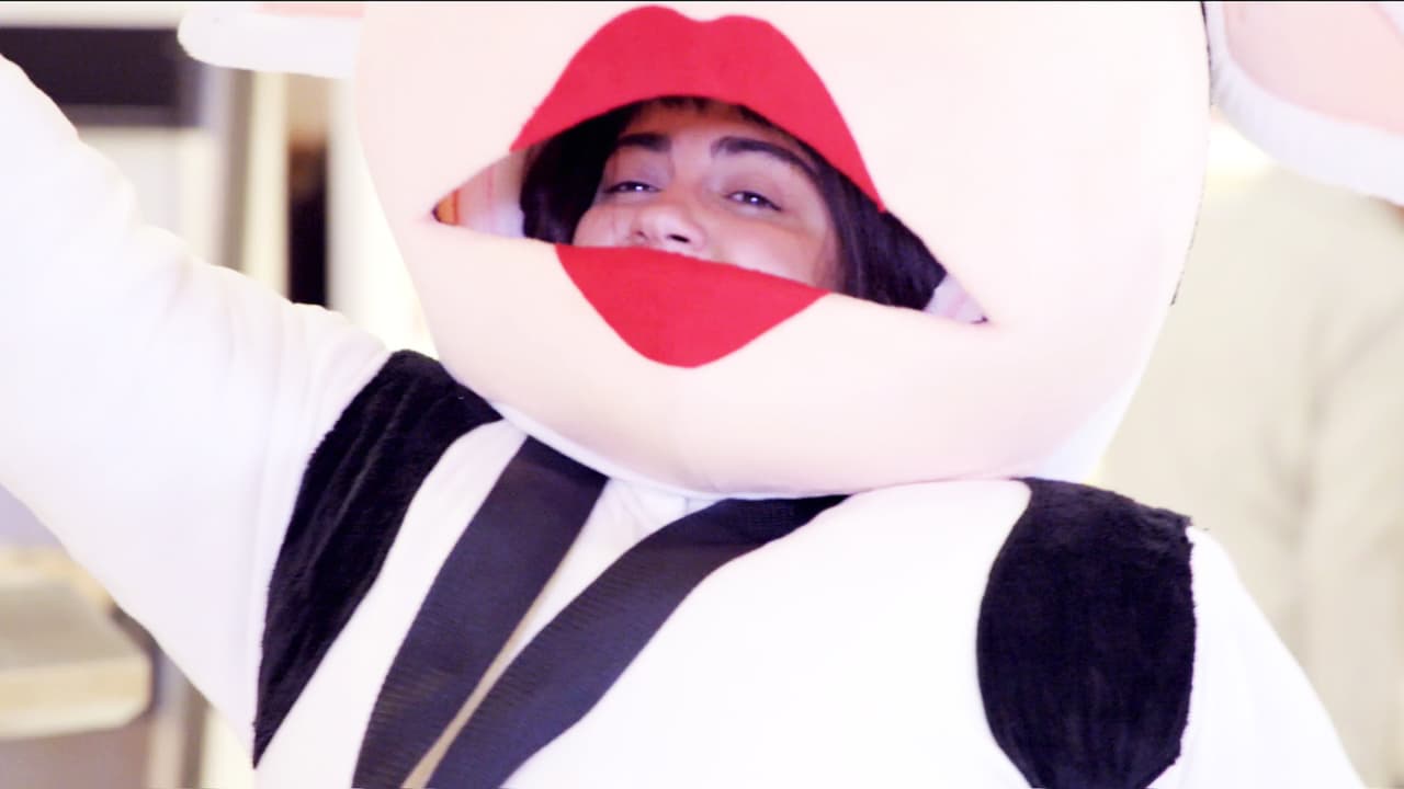 ¡Abusada Lichita! Ahí viene Roberto. ¿No quieres que te vea?