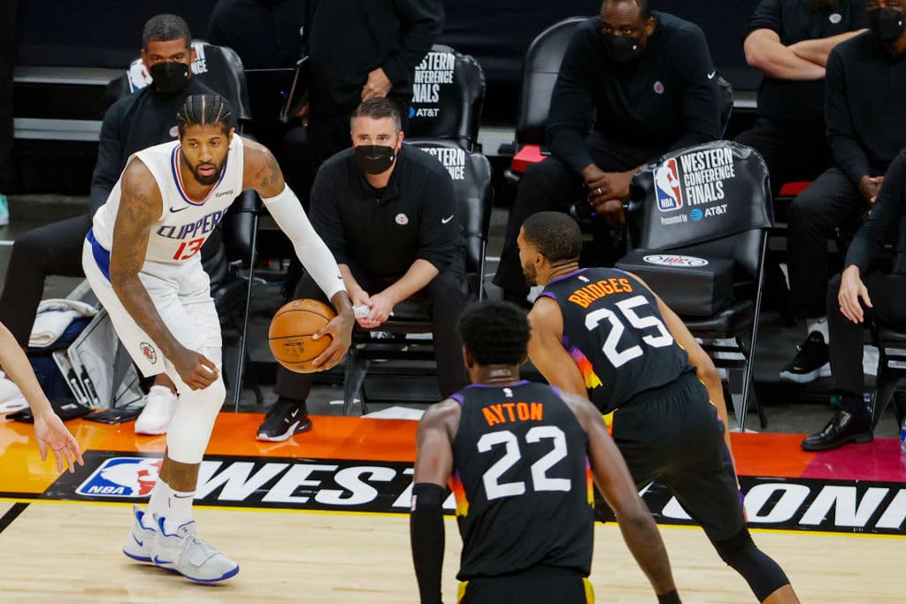 La canasta de último segundo de Deandre Ayton le da la victoria a los Pheonix Suns 103-104 sobre Los Angeles Clippers.
