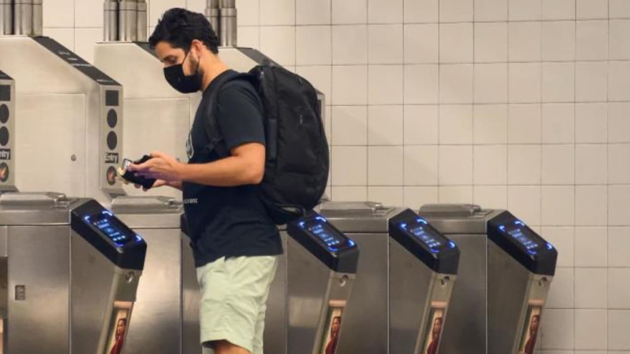 Cuando la MetroCard desaparezca, ¿qué pasará con la tarifa reducida y la tarjeta ilimitada?