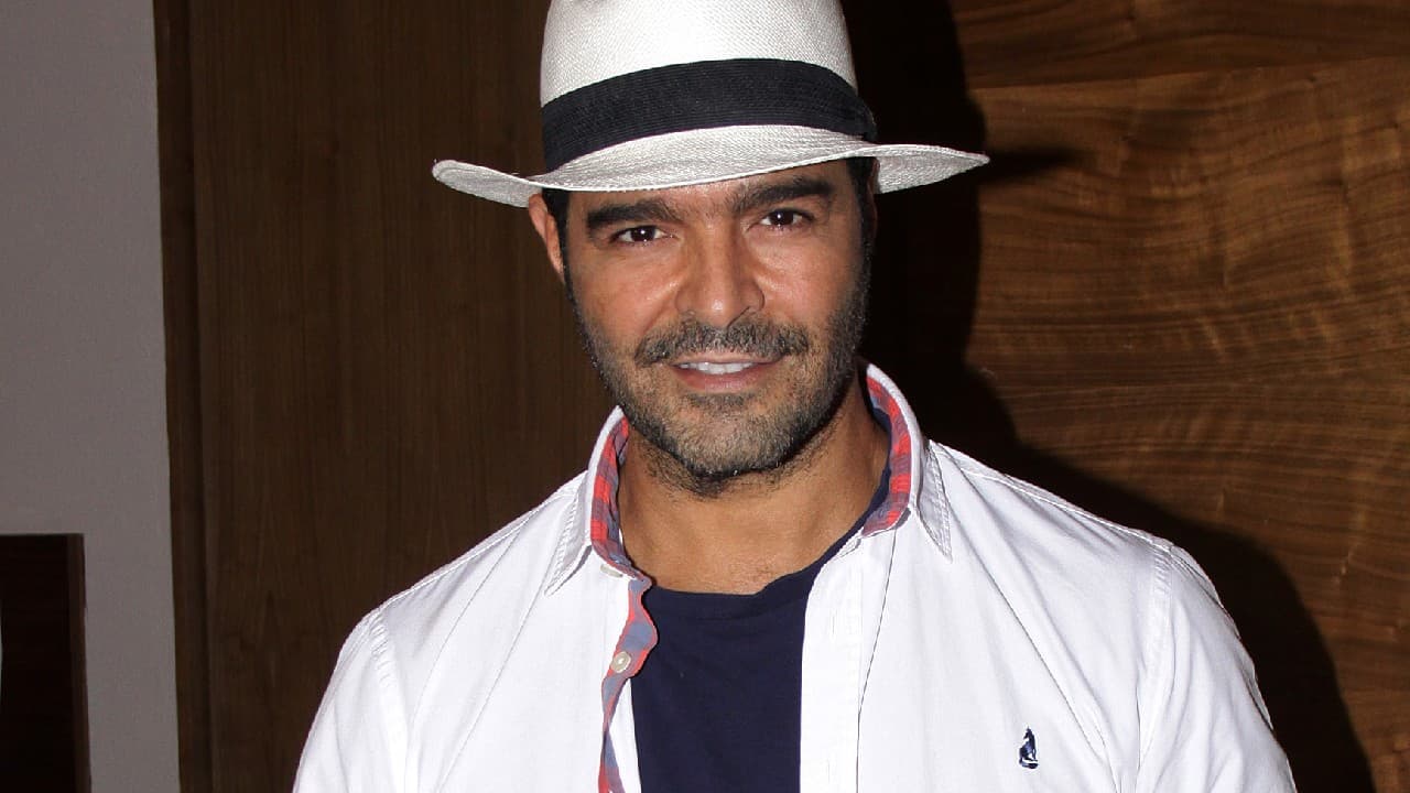 Representante legal de Pablo Montero aclara que no tiene cancelaciones tras cantar a Nicolás Maduro