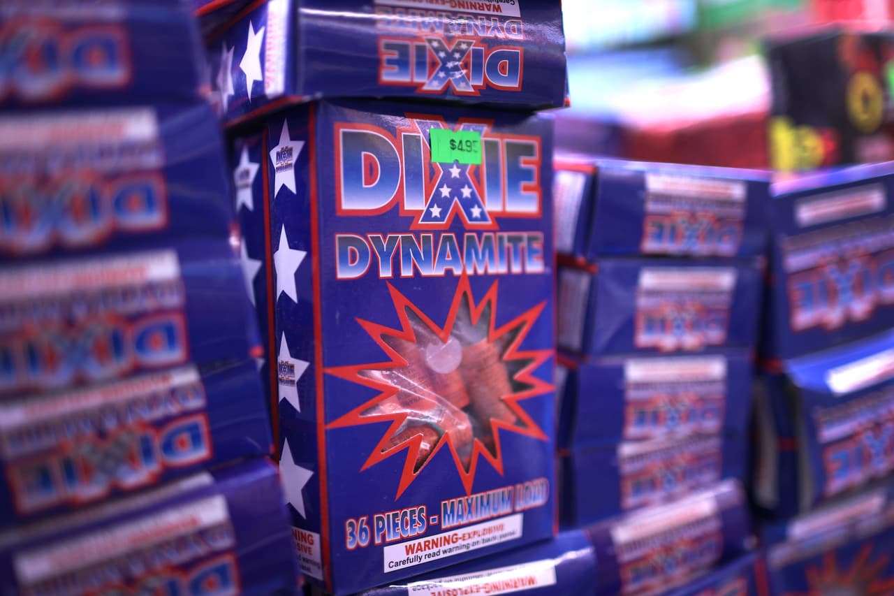 En octubre de 2020, el Ayuntamiento aprobó un proyecto de ley que prohíbe encender fuegos artificiales después de las 9 p.m., excepto en días festivos federales (e incluso entonces, también debe cumplir con el código de incendios). Si rompe las reglas, podría enfrentar una multa.