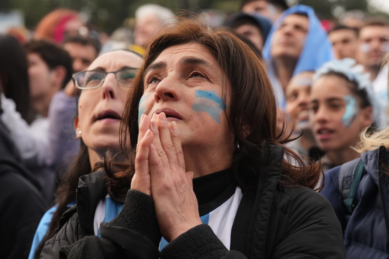 El partido continúa en tiempos extras.