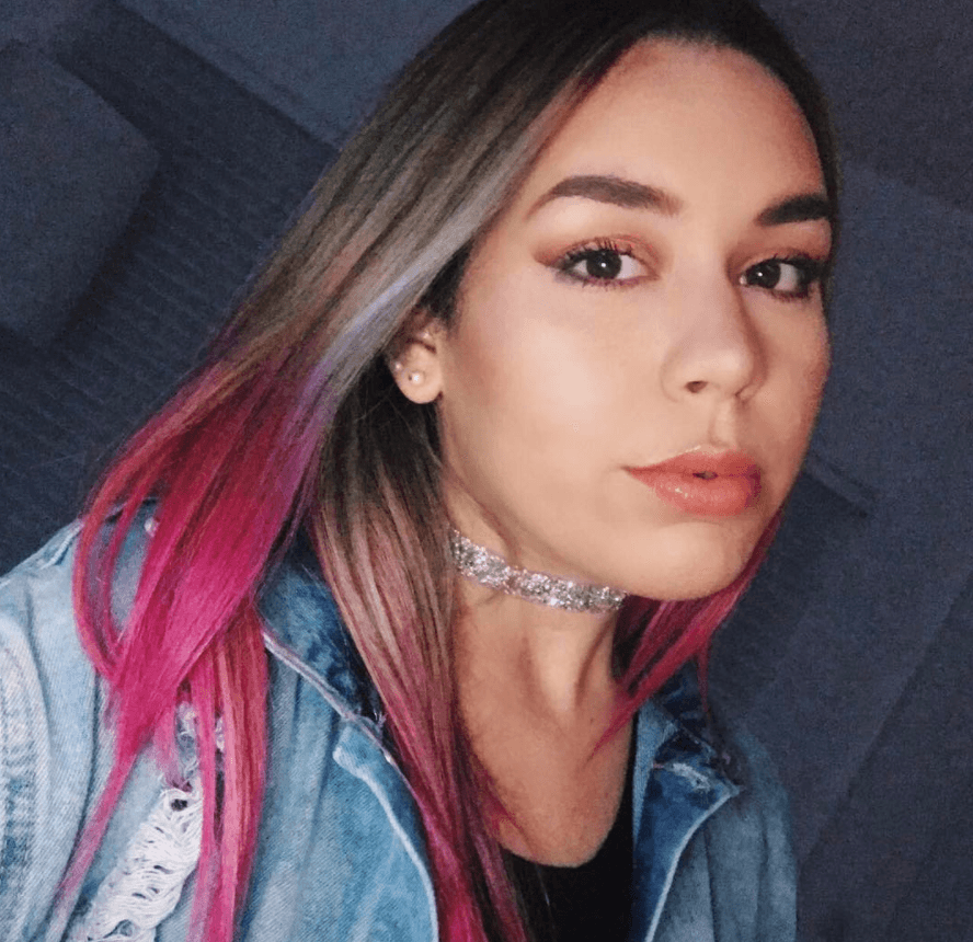 Jesaeelys tiene gran inclinación por el video y la fotografía. En su perfil de Instagram afirma que es vloger. Nos contó en qué están sus proyectos de video: "actualmente me encuentro en desarrollo de las plataformas en las que estaré compartiendo mis vídeos de belleza".